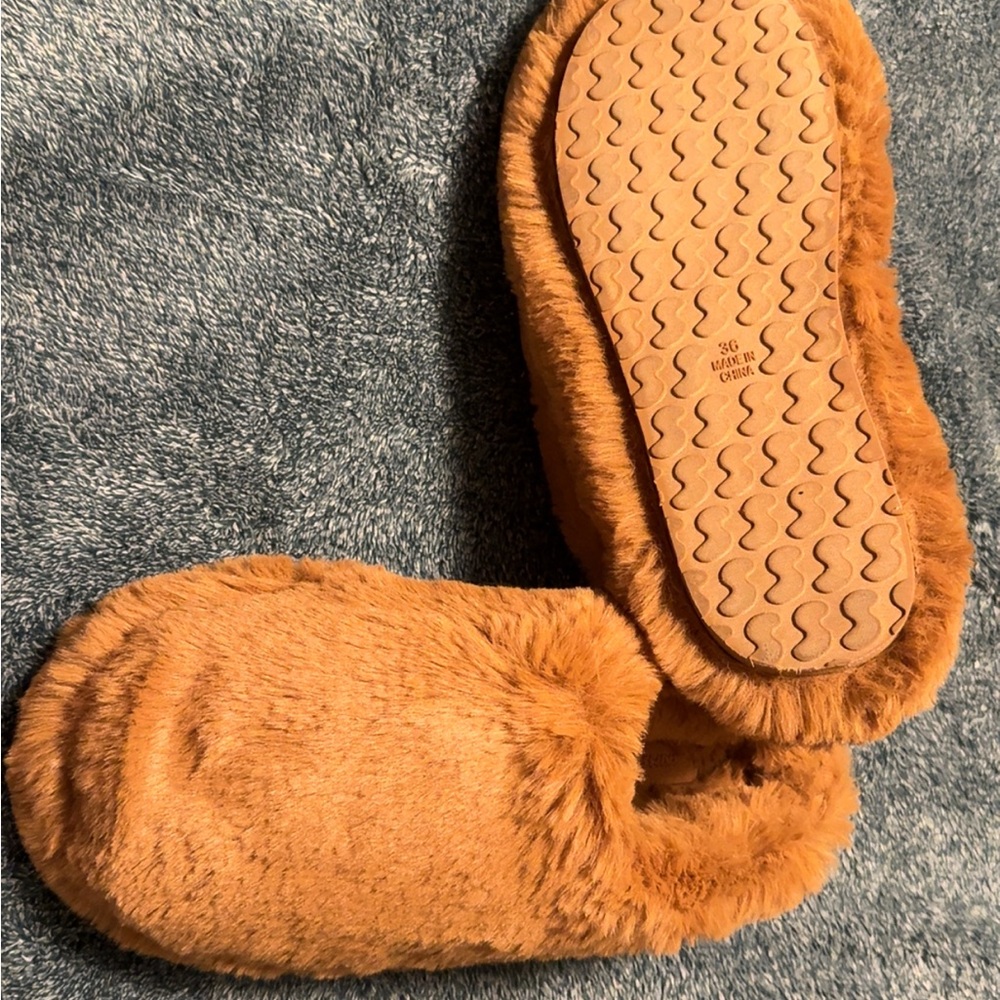 Skims Women's Chestnut Faux-Fur Slippers - Picture 4 of 5